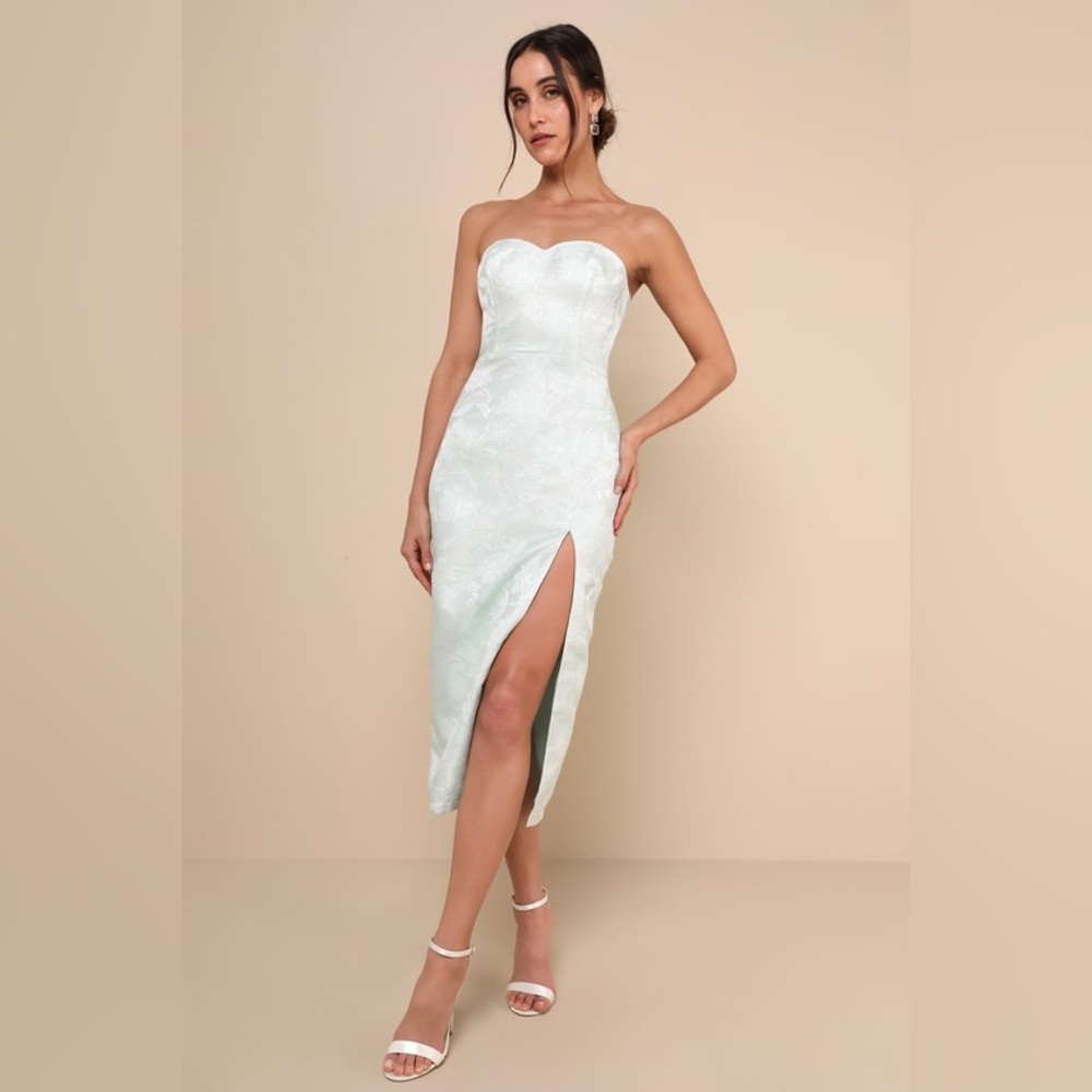 Lulu’s Mint Green Strapless Midi Dress